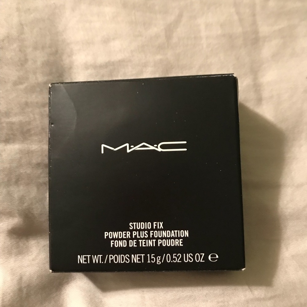 MAC Studio Fix Powder Plus Foundation